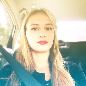 Meet your Posher, Alena